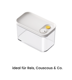 Nella foto c'è un contenitore trasparente e impilabile DATEMATE KLAR Bianco di BNB x VCN con coperchio bianco e pulsante giallo su sfondo bianco. Il testo in tedesco sotto dice: perfetto per riso, couscous e simili.
