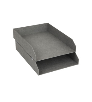 Die Bigso HAKAN Dokumentenablage Set 2 Stk. in Grau Canvas ist eine zwei-etagige A4-Ablage mit offenen Seiten - ein stilvoller Schreibtisch Organizer für Dokumente auf weißem Hintergrund.