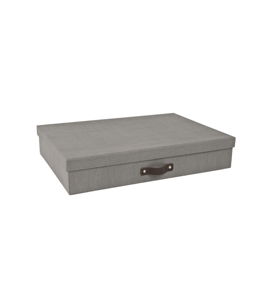 Die Bigso SVERKER Aufbewahrungsbox A3 in grau Canvas ist eine rechteckige Aufbewahrungsbox mit aufgesetztem Deckel und schwarzem Griff, ideal für Dokumentenaufbewahrung, abgebildet auf einem schlichten weißen Hintergrund.