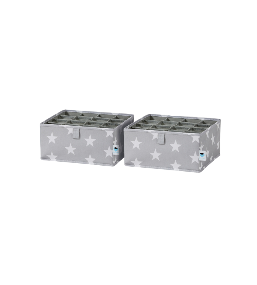 Der Love it Store it STAR Organizer 16 Fächer Grau - Set 2 Stk besteht aus zwei grauen Aufbewahrungsboxen mit weißen Sternen, jede mit 16 Fächern - ideal zum Sortieren von Socken und Unterwäsche im Kinderzimmer. Abgebildet nebeneinander auf einem schlichten weißen Hintergrund.