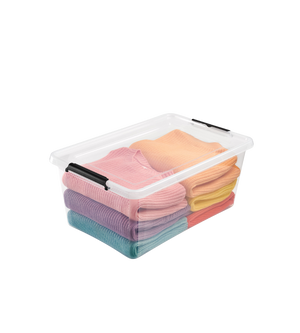 Die Orplast SimpleStore Box WHEEL - 58x39x25 cm (40L) ist eine durchsichtige, BPA-freie Aufbewahrungsbox mit schwarzem Verschluss, ideal für die ordentliche Aufbewahrung pastellfarbener Kleidung. Das stapelbare Design macht diese Boxen perfekt für eine organisierte Aufbewahrung.