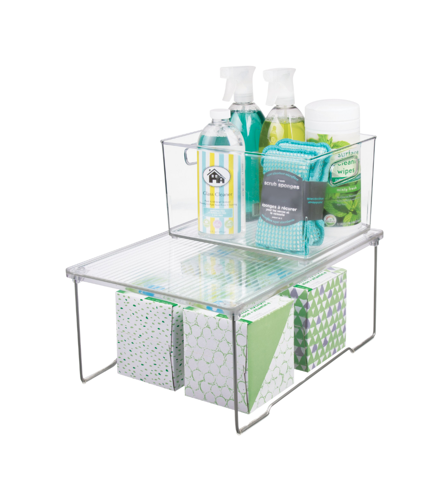 Der iDesign LINUS - Regaleinsatz KLAR ist ein übersichtlicher, stapelbarer Zwei-Ebenen-Organizer, der sich ideal für Sprays, Tücher und Tissue-Boxen eignet - perfekt für eine optimale Platznutzung und um Ordnung im Schrank zu halten.