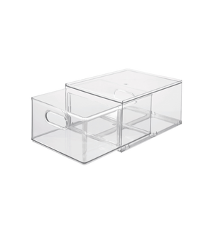 Die iDesign HOME EDIT - Aufbewahrungsbox Schublade KLAR (35x26,7x19,7cm) zeichnet sich durch ein klares Design und eine Griffaussparung aus - ideal für eine schlanke Organisation oder die Verwendung als vielseitige Allzweckschublade.