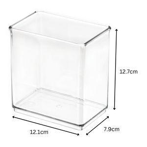 Contenitore trasparente rettangolare in piedi con dimensioni 12,7 cm di altezza, 12,1 cm di larghezza, 7,9 cm di profondità.