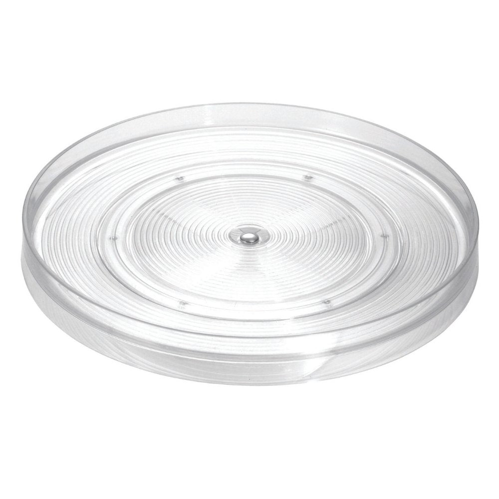 Der iDesign LINUS Drehteller Lazy Susan KLAR (28cm x 4,5cm) ist 360° drehbar, hat eine geriffelte Oberfläche und eignet sich ideal zur Organisation von Küchen- oder Vorratsartikeln.